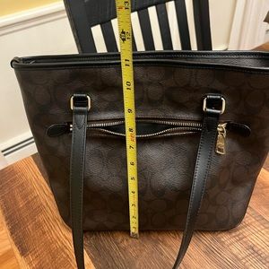 Medium sized Coach Tote